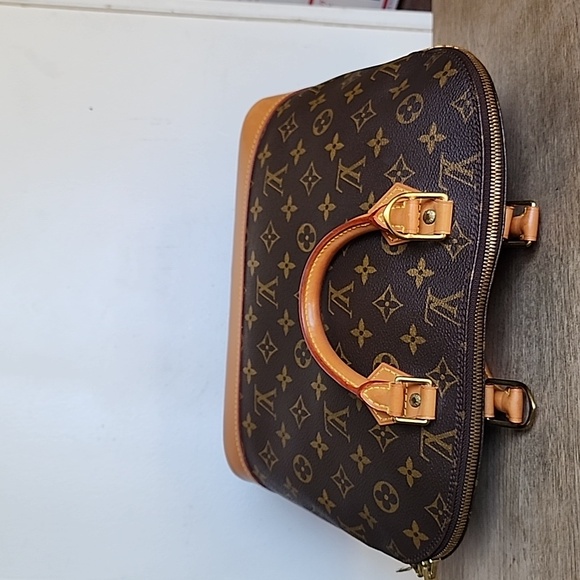 Authentic Louis Vuitton Alma PM Monogram Bag - Picture 12 of 16